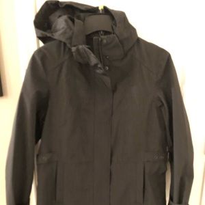 Kirkland rain jacket size Small